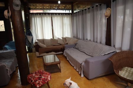 Casa à venda com 500m², 3 quartos e 2 vagasSala