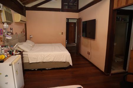Casa à venda com 500m², 3 quartos e 2 vagasSuíte