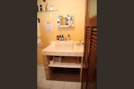 Casa à venda com 500m², 3 quartos e 2 vagasBanheiro social