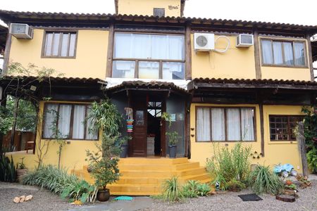 Casa à venda com 500m², 3 quartos e 2 vagasFachada