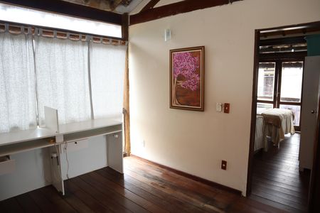 Casa à venda com 500m², 3 quartos e 2 vagasEscritório 