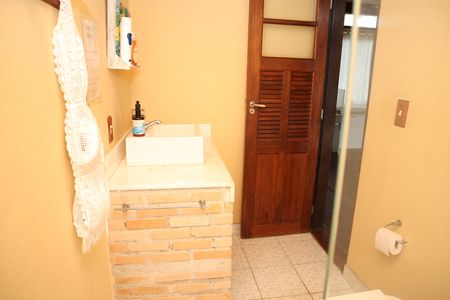 Casa à venda com 500m², 3 quartos e 2 vagasBanheiro social