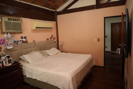 Casa à venda com 500m², 3 quartos e 2 vagasSuíte