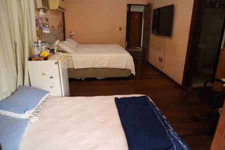 Casa à venda com 500m², 3 quartos e 2 vagasSuíte