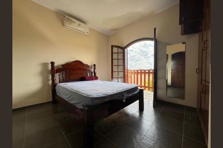 Casa à venda com 167m², 3 quartos e 4 vagas