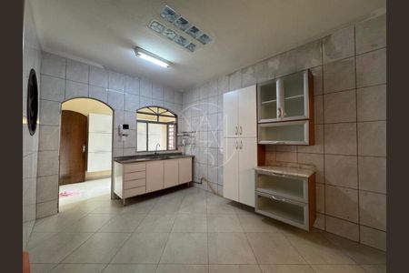 Casa à venda com 167m², 3 quartos e 4 vagas