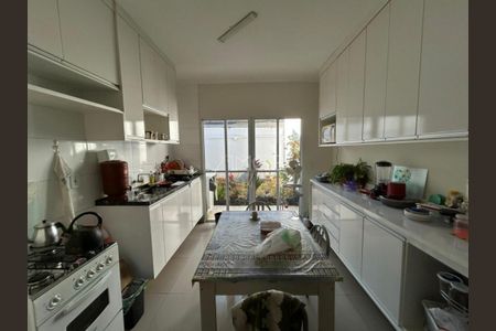 Casa à venda com 110m², 3 quartos e 2 vagas