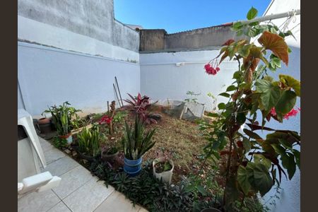 Casa à venda com 110m², 3 quartos e 2 vagas
