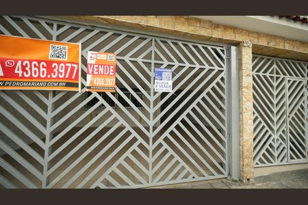 Casa para alugar com 299m², 3 quartos e 4 vagasFachada