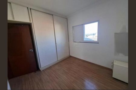 Casa à venda com 165m², 3 quartos e 2 vagas