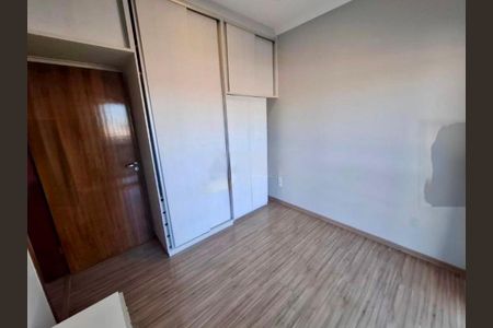 Casa à venda com 165m², 3 quartos e 2 vagas