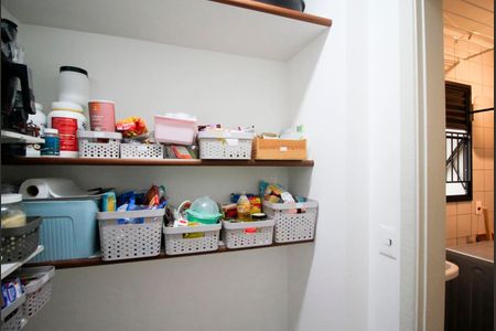 Apartamento à venda com 240m², 3 quartos e 4 vagas Apartamento à venda com 240m², 3 quartos e 4 vagasQuarto de Serviço