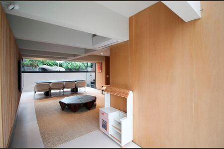 Apartamento à venda com 240m², 3 quartos e 4 vagas Apartamento à venda com 240m², 3 quartos e 4 vagasSala
