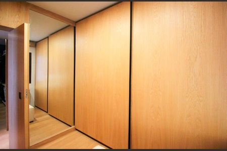 Apartamento à venda com 240m², 3 quartos e 4 vagas Apartamento à venda com 240m², 3 quartos e 4 vagasCloset da suíte 1