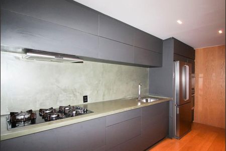 Apartamento à venda com 240m², 3 quartos e 4 vagas Apartamento à venda com 240m², 3 quartos e 4 vagasCozinha