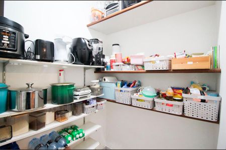 Apartamento à venda com 240m², 3 quartos e 4 vagas Apartamento à venda com 240m², 3 quartos e 4 vagasQuarto de Serviço