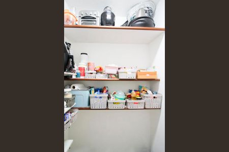 Apartamento à venda com 240m², 3 quartos e 4 vagas Apartamento à venda com 240m², 3 quartos e 4 vagasQuarto de Serviço