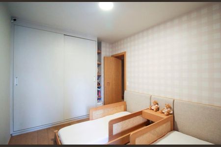 Apartamento à venda com 240m², 3 quartos e 4 vagas Apartamento à venda com 240m², 3 quartos e 4 vagasSuíte 2