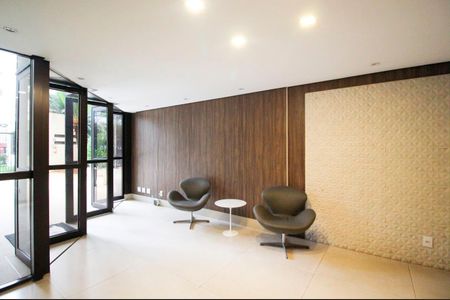 Apartamento à venda com 240m², 3 quartos e 4 vagas Apartamento à venda com 240m², 3 quartos e 4 vagasHall
