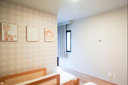 Apartamento à venda com 240m², 3 quartos e 4 vagas Apartamento à venda com 240m², 3 quartos e 4 vagasSuíte 2
