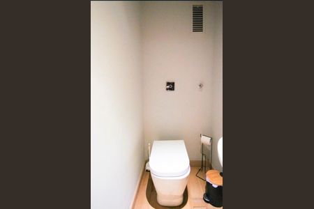 Apartamento à venda com 240m², 3 quartos e 4 vagas Apartamento à venda com 240m², 3 quartos e 4 vagasLavabo
