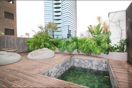 Apartamento à venda com 240m², 3 quartos e 4 vagas Apartamento à venda com 240m², 3 quartos e 4 vagasPiscina Privativa