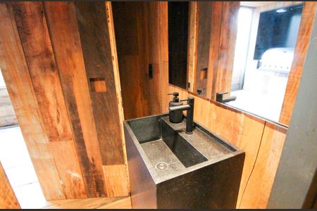 Apartamento à venda com 240m², 3 quartos e 4 vagas Apartamento à venda com 240m², 3 quartos e 4 vagasLavabo