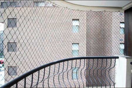Apartamento à venda com 240m², 3 quartos e 4 vagas Apartamento à venda com 240m², 3 quartos e 4 vagasVaranda da Suíte 2