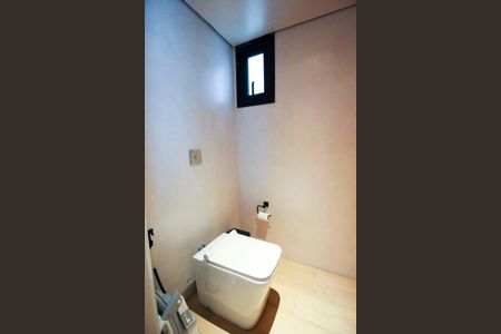 Apartamento à venda com 240m², 3 quartos e 4 vagas Apartamento à venda com 240m², 3 quartos e 4 vagasBanheiro da Suíte 1