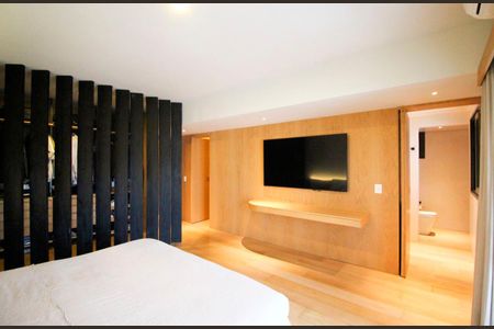 Apartamento à venda com 240m², 3 quartos e 4 vagas Apartamento à venda com 240m², 3 quartos e 4 vagasSuíte 1