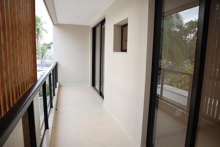Casa de condomínio para alugar com 271m², 4 quartos e 3 vagasvaranda com acesso quarto 1 e 2
