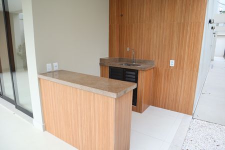 Casa de condomínio para alugar com 271m², 4 quartos e 3 vagasarea para churrasco