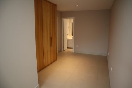 Casa de condomínio para alugar com 271m², 4 quartos e 3 vagasquarto suite  3