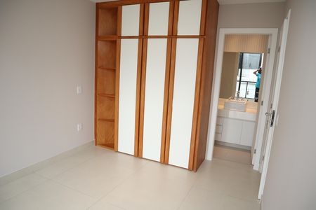 Casa de condomínio para alugar com 271m², 4 quartos e 3 vagasquarto suite 1