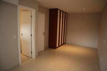 Casa de condomínio para alugar com 271m², 4 quartos e 3 vagasquarto suite 2