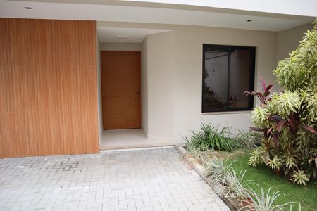 Casa de condomínio para alugar com 271m², 4 quartos e 3 vagasfachada