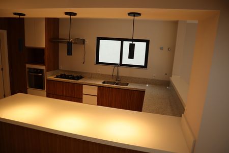 Casa de condomínio para alugar com 271m², 4 quartos e 3 vagascozinha