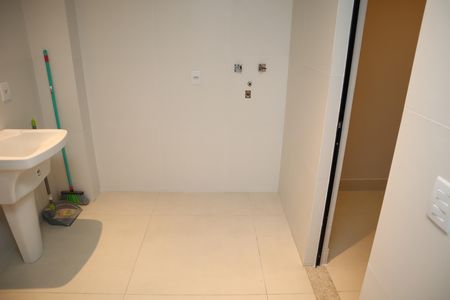 Casa de condomínio para alugar com 271m², 4 quartos e 3 vagaslavanderia