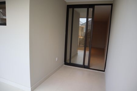 Casa de condomínio para alugar com 271m², 4 quartos e 3 vagasvaranda acesso quarto 3