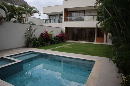 Casa de condomínio para alugar com 271m², 4 quartos e 3 vagaspiscina
