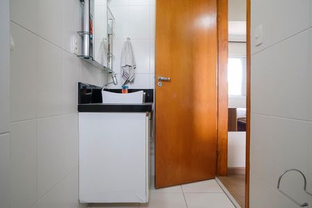 Apartamento à venda com 75m², 2 quartos e 1 vagaBanheiro da suíte
