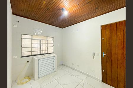 Cozinha de casa para alugar com 1 quarto, 24m² em Vila Pedra Branca, São Paulo