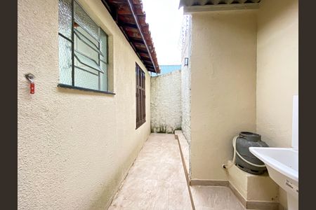 Casa para alugar com 24m², 1 quarto e sem vagaÁrea de Serviço