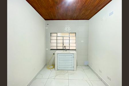 Cozinha de casa para alugar com 1 quarto, 24m² em Vila Pedra Branca, São Paulo