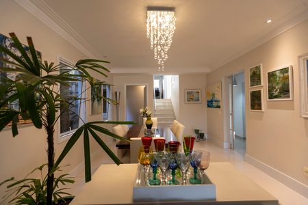 Casa de condomínio à venda com 200m², 4 quartos e 4 vagas Casa de condomínio à venda com 200m², 4 quartos e 4 vagasSALA PARA DOIS AMBIENTES