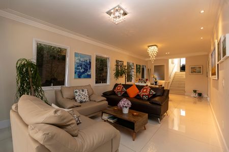 Casa de condomínio à venda com 200m², 4 quartos e 4 vagas Casa de condomínio à venda com 200m², 4 quartos e 4 vagasSALA PARA DOIS AMBIENTES
