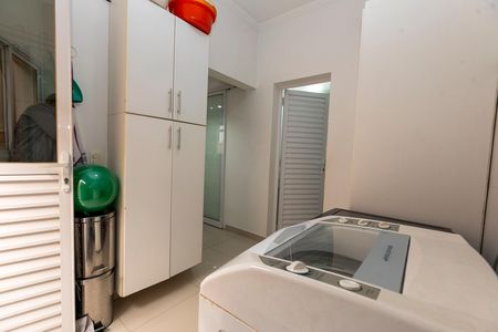 Casa de condomínio à venda com 200m², 4 quartos e 4 vagas Casa de condomínio à venda com 200m², 4 quartos e 4 vagasÁREA DE SERVIÇO