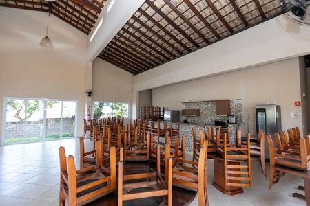 Casa de condomínio à venda com 200m², 4 quartos e 4 vagas Casa de condomínio à venda com 200m², 4 quartos e 4 vagasÁREA COMUM - SALÃO DE FESTAS