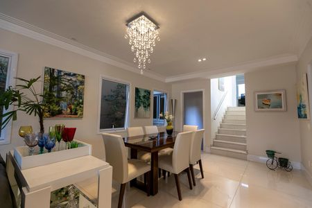 Casa de condomínio à venda com 200m², 4 quartos e 4 vagas Casa de condomínio à venda com 200m², 4 quartos e 4 vagasSALA PARA DOIS AMBIENTES