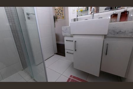 Casa de condomínio à venda com 200m², 4 quartos e 4 vagas Casa de condomínio à venda com 200m², 4 quartos e 4 vagasBANHEIRO QUARTO Nº 2 - SUITE